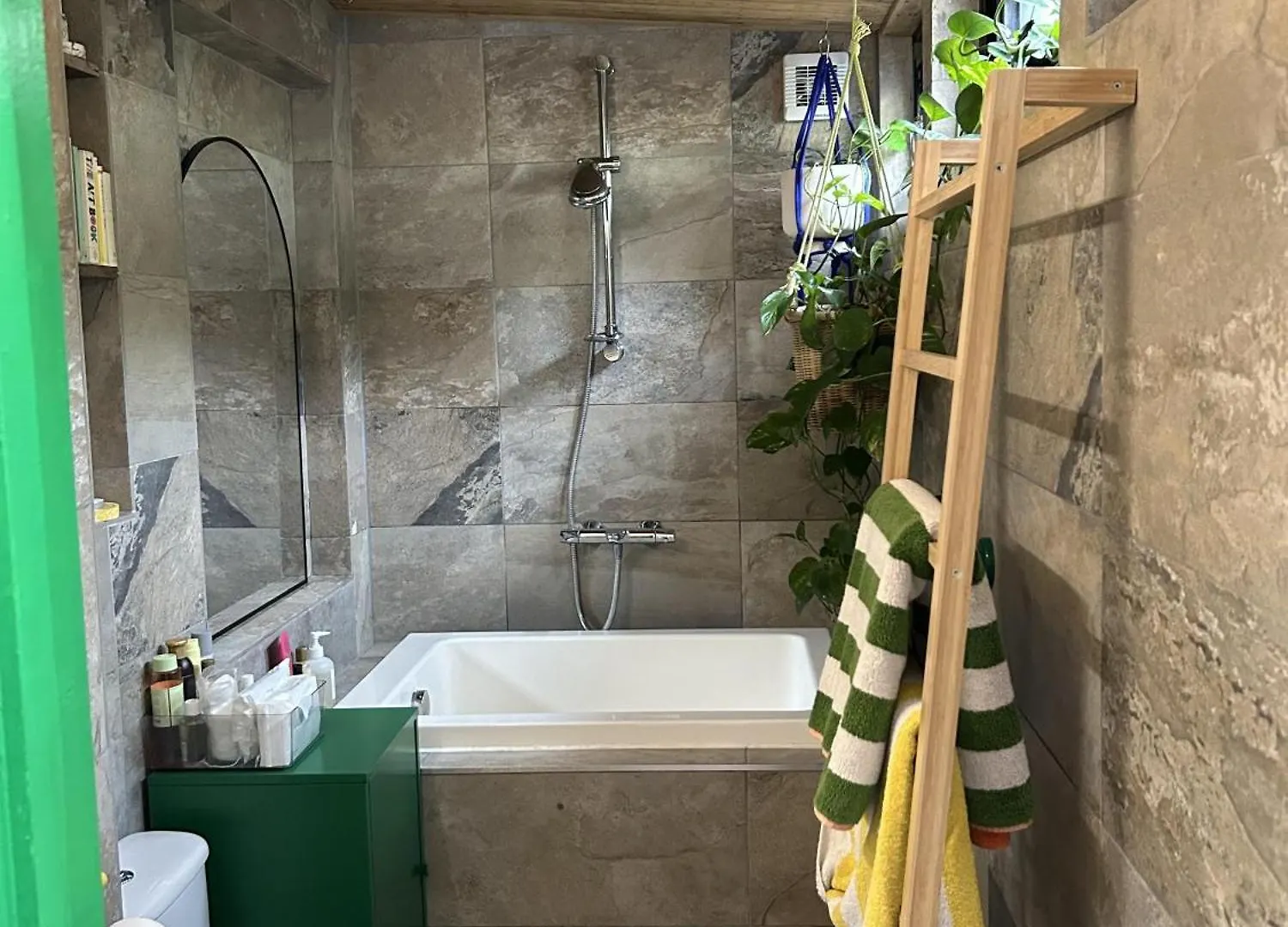 Klein House Clapton Sleeps 2-Piano-Patio-Mirrorbed London